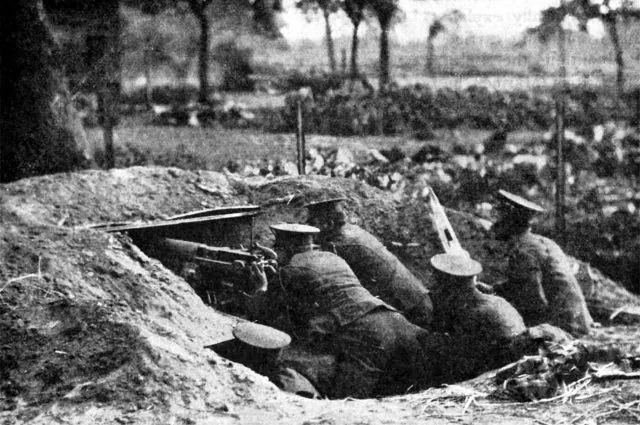 Солдаты Российской армии в окопах